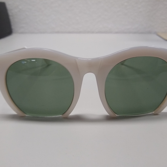 Grey Ant sunglasses - The Foundry - Picture 2 of 7